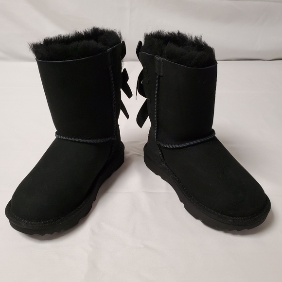 UGG Bailey Bow II Girls Black Boots - Picture 2 of 3